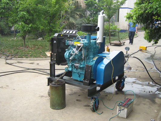 30kw 1000 بار آلة نفخ المياه Hydroblast غسالة الضغط محرك ديزل