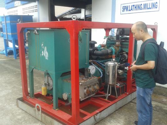 90kw 1500bar معدات التفجير المائية آلة تفجير المياه الصناعية